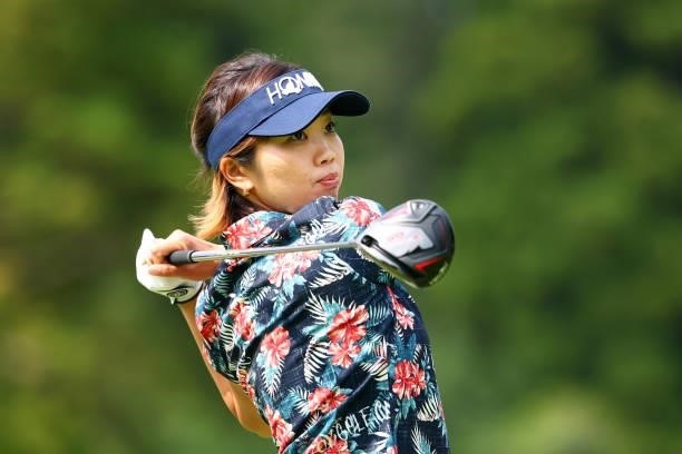 Rumi Yoshiba of Japan hits her tee shot on the 18th hole during the first round of Nichirei Ladies at Sodegaura Country Club Shinsode Course on June...