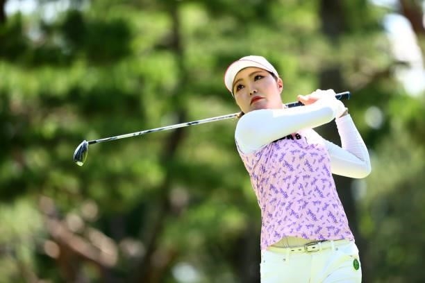 Sayaka Takahashi of Japan hits her tee shot on the 2nd hole during the first round of Nichirei Ladies at Sodegaura Country Club Shinsode Course on...