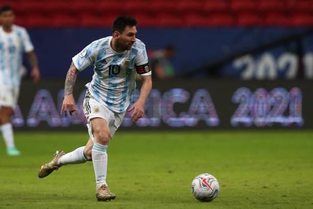 Lionel Messi of Argentina controls the ball during a group A match between Argentina and Chile as part of Conmebol Copa America Brazil 2021 at Mane...