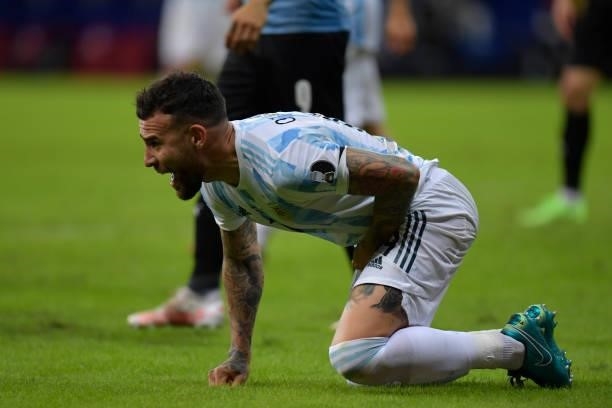 Nicolas Otamendi of Argentina reacts after suffering an injury during a group A match between Argentina and Chile as part of Conmebol Copa America...