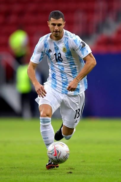 Guido Rodriguez of Argentina controls the ball during a group A match between Argentina and Chile as part of Conmebol Copa America Brazil 2021 at...
