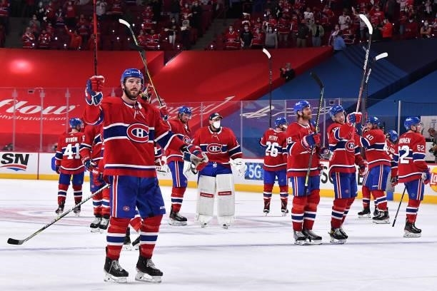 The Montreal Canadiens salute the fans after defeating the Vegas Golden Knights 3-2 during overtime period in Game Three of the Stanley Cup...