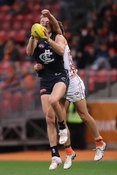 Harry McKay of the Blues marks during the round 14 AFL match between the Greater Western Sydney Giants and the Carlton Blues at GIANTS Stadium on...