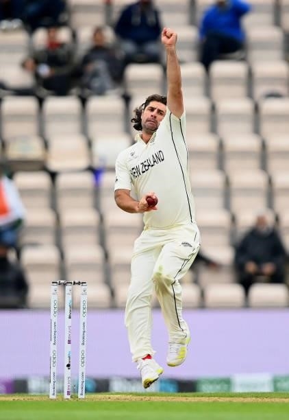 Colin de Grandhomme of New Zealand bowls during Day 2 of the ICC World Test Championship Final between India and New Zealand at The Hampshire Bowl on...