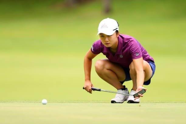 Haruka Morita of Japan lines up a putt on the 5th green during the final round of Nichirei Ladies at Sodegaura Country Club Shinsode Course on June...