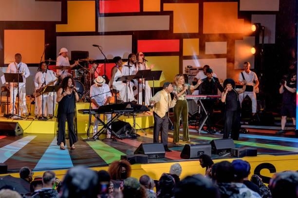 Billy Davis and Marilyn McCoo perform during Questlove's "Summer Of Soul
