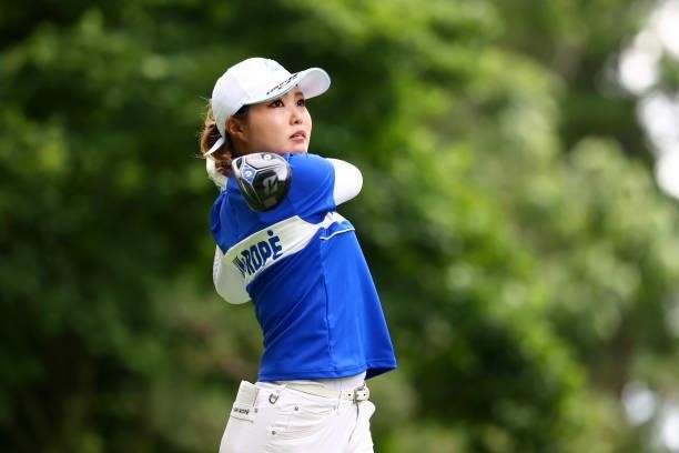 Sayaka Takahashi of Japan hits her tee shot on the 18th hole during the final round of Nichirei Ladies at Sodegaura Country Club Shinsode Course on...