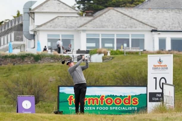 Roger Chapman of England in action during the final round of the Farmfoods European Legends Links Championship at Trevose Golf & Country Club on June...