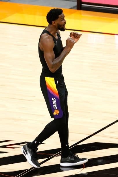 Deandre Ayton of the Phoenix Suns warms up before game one of the Western Conference Finals against the Los Angeles Clippers at Phoenix Suns Arena on...