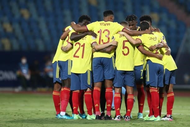 Players of Colombia huddle before a group b match between Colombia and Peru as part of Copa America Brazil 2021 at Estadio Olimpico on June 20, 2021...