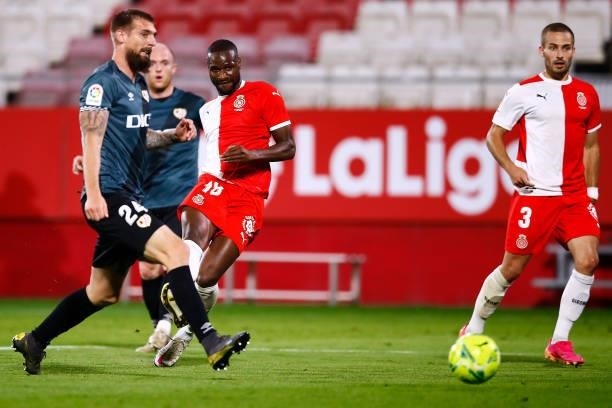 Mamadou Sylla of Girona FC shots the ball during the La Liga Smartbank Playoff Final 2nd Leg match between Girona FC and Rayo Vallecano at Montilivi...