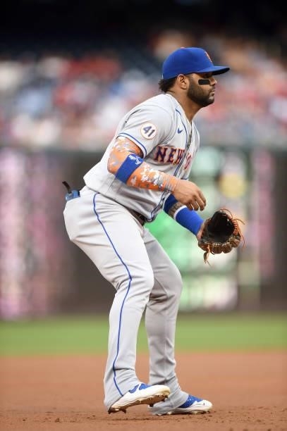 Jonathan Villar of the New York Mets plays third base against the Washington Nationals at Nationals Park on June 18, 2021 in Washington, DC.