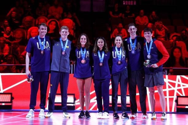 Bowe Becker, Patrick Callan, Brooke Forde, Bella Sims, Catie Deloof, Hunter Armstrong and Jake Mitchell pose during their medal ceremony during Day...