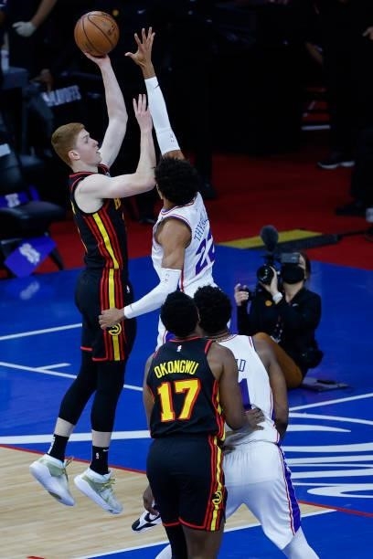 Kevin Huerter of the Atlanta Hawks shoots over Matisse Thybulle of the Philadelphia 76ers during the second quarter during Game Seven of the Eastern...