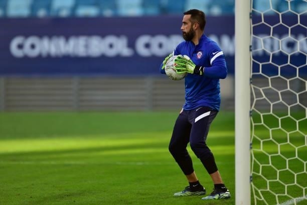 Claudio Bravo goalkeeper of Chile warms up before a group A match between Uruguay and Chile as part of Conmebol Copa America Brazil 2021 at Arena...