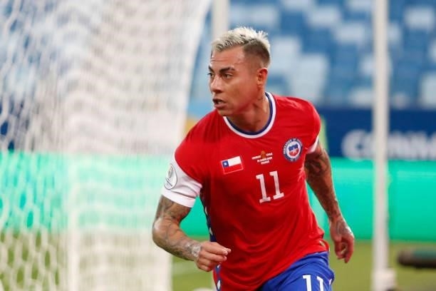 Eduardo Vargas of Chile celebrates after scoring the first goal of his team during a group A match between Uruguay and Chile as part of Conmebol Copa...