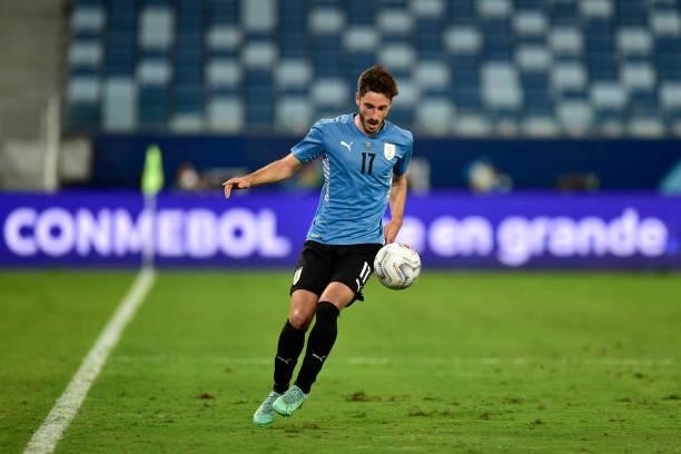 Matias Viña of Uruguay controls the ball during a group A match between Uruguay and Chile as part of Conmebol Copa America Brazil 2021 at Arena...