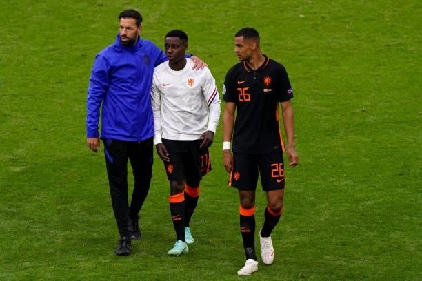 Assistant coach Ruud van Nistelrooij of the Netherlands, Quincy Promes of the Netherlands and Cody Gakpo of the Netherlands during the UEFA Euro 2020...