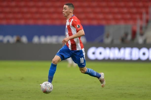 Miguel Almiron of Paraguay controls the ball during a group A match between Argentina and Paraguay as part of Conmebol Copa America Brazil 2021 at...