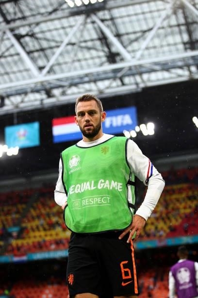 Stefan de Vrij of Netherlands warming up during the UEFA Euro 2020 Championship Group C match between North Macedonia and The Netherlands at Johan...