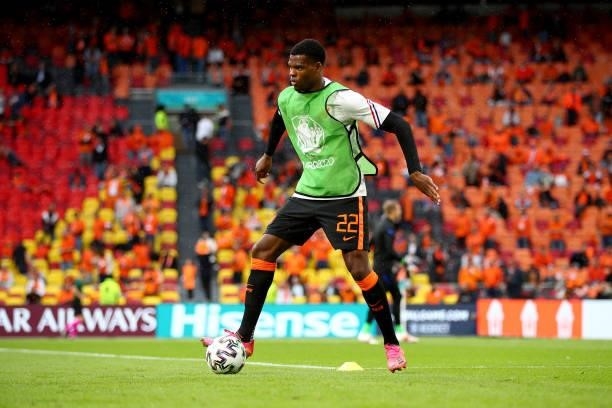 Denzel Dumfries of Netherlands warming up during the UEFA Euro 2020 Championship Group C match between North Macedonia and The Netherlands at Johan...