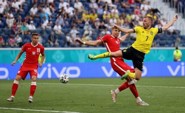 Sebastian Larsson of Sweden wins a header during the UEFA Euro 2020 Championship Group E match between Sweden and Poland at Saint Petersburg Stadium...