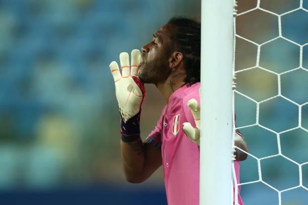 Pedro Gallese goalkeeper of Peru shouts instructions to his teammates during a Group B match between Ecuador and Peru as part of Copa America Brazil...