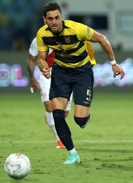 Leonardo Campana of Ecuador controls the ball during a Group B match between Ecuador and Peru as part of Copa America Brazil 2021 at Estadio Olimpico...