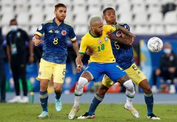 Neymar Jr. Of Brazil fights for the ball with Wilmar Barrios of Colombia during a Group B match between Brazil and Colombia as part of Copa America...
