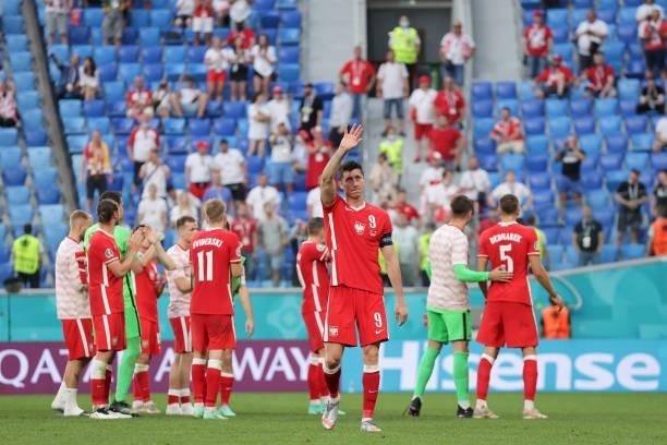 Robert Lewandowski of Poland acknowledges the audience after loosing the UEFA Euro 2020 Championship Group E match between Sweden and Poland at Saint...
