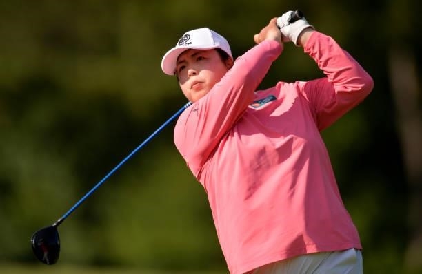 Shanshan Feng of China plays her shot from the ninth tee during the first round of the KPMG Women's PGA Championship at Atlanta Athletic Club on June...