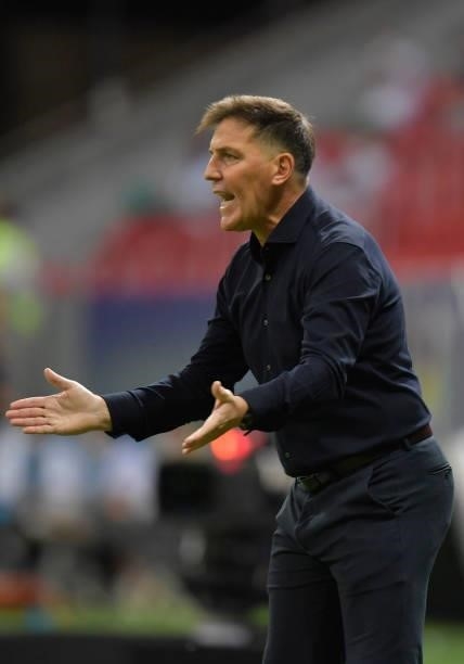 Eduardo Berizzo head coach of Paraguay reacts during a Group A match between Chile and Paraguay as part of Copa America Brazil 2021 at Mane Garrincha...