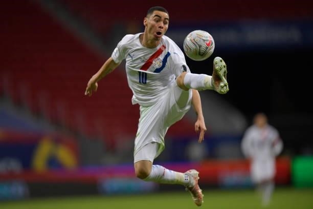 Miguel Almiron of Paraguay controls the ball in the air during a Group A match between Chile and Paraguay as part of Copa America Brazil 2021 at Mane...
