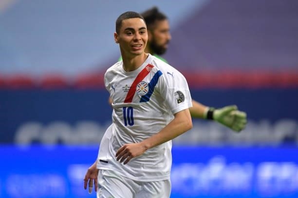Miguel Almiron of Paraguay celebrates after scoring the second goal of his team during a Group A match between Chile and Paraguay as part of Copa...