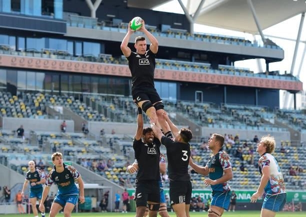 Sam Dickson of New Zealand catches the ball at a line out during the Oceania Sevens Challenge match between New Zealand and Oceania at Queensland...