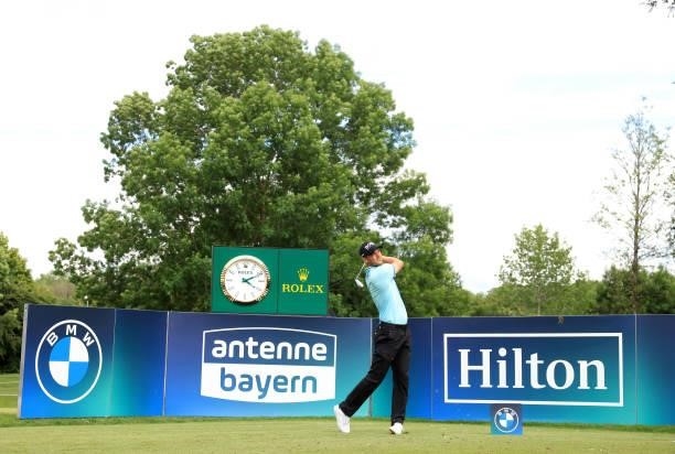 Martin Kaymer of Germany on the 12th tee during the second round of The BMW International Open at Golfclub Munchen Eichenried on June 25, 2021 in...