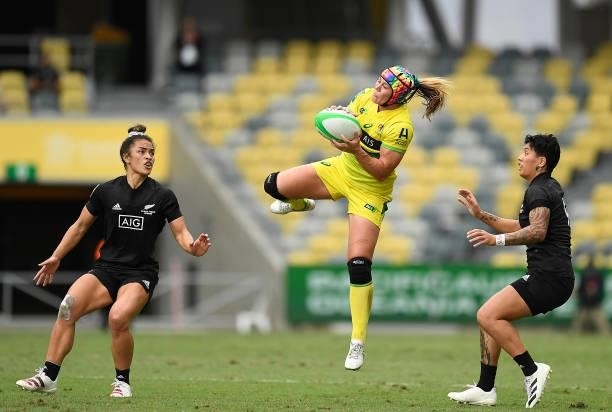 Sharni Williams takes a catch during the Oceania Sevens Challenge match between New Zealand and Australia at Queensland Country Bank Stadium on June...