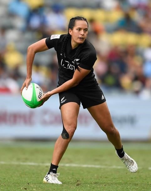 Tyla Nathan-Wong of New Zealand runs the ball during the Oceania Sevens Challenge match between New Zealand and Australia at Queensland Country Bank...