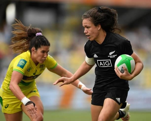 Ruby Tui of New Zealand is tackled by Charlotte Caslick of Australia during the Oceania Sevens Challenge match between New Zealand and Australia at...