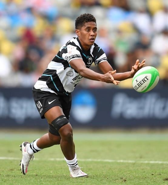 Luisa Tisolo of Fiji passes the ball during the Oceania Sevens Challenge match between Fiji and Oceania at Queensland Country Bank Stadium on June...