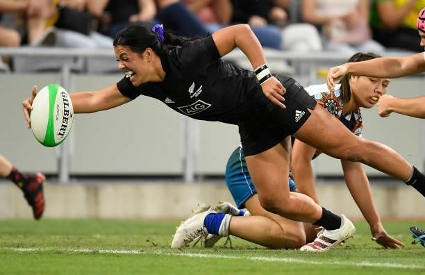 Stacey Waaka of New Zealand scores a try during the Oceania Sevens Challenge match between New Zealand and Oceania at Queensland Country Bank Stadium...