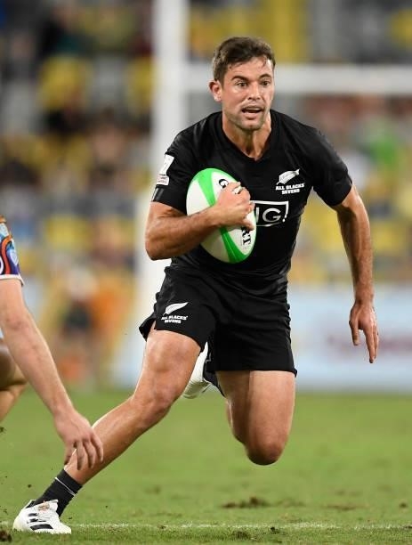 Andrew Knewstubb of New Zealand runs the ball during the Oceania Sevens Challenge match between New Zealand and Oceania at Queensland Country Bank...