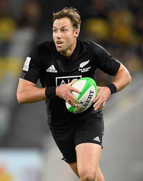Tim Mikkelson of New Zealand runs the ball during the Oceania Sevens Challenge match between New Zealand and Oceania at Queensland Country Bank...