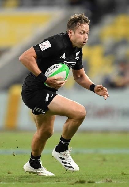 Tim Mikkelson of New Zealand runs the ball during the Oceania Sevens Challenge match between New Zealand and Oceania at Queensland Country Bank...