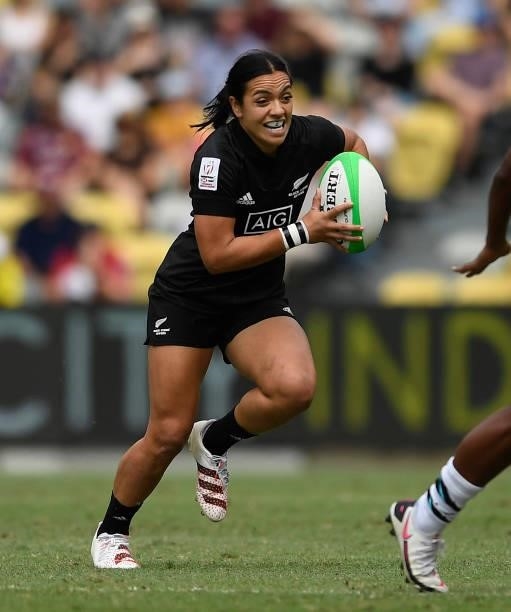 Stacey Waaka of New Zealand runs the ball during the Oceania Sevens Challenge match between New Zealand and Fiji at Queensland Country Bank Stadium...