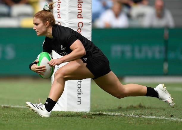 Michaela Blyde of New Zealand scores a try during the Oceania Sevens Challenge match between New Zealand and Fiji at Queensland Country Bank Stadium...