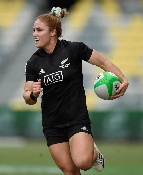 Michaela Blyde of New Zealand runs the ball during the Oceania Sevens Challenge match between New Zealand and Fiji at Queensland Country Bank Stadium...