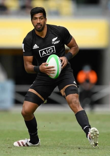 Dylan Collier of New Zealand runs the ball during the Oceania Sevens Challenge match between New Zealand and Australia at Queensland Country Bank...