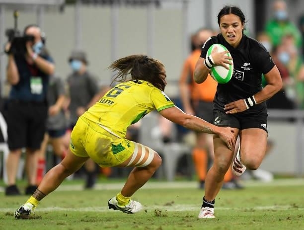 Stacey Waaka of New Zealand is tackled by Evania Pelite of Australia during the Oceania Sevens Challenge match between New Zealand and Australia at...