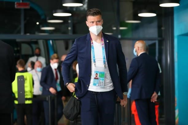 Ondrej Celustka of Czech Republic is seen wearing a face mask as he arrives at the stadium prior to the UEFA Euro 2020 Championship Round of 16 match...